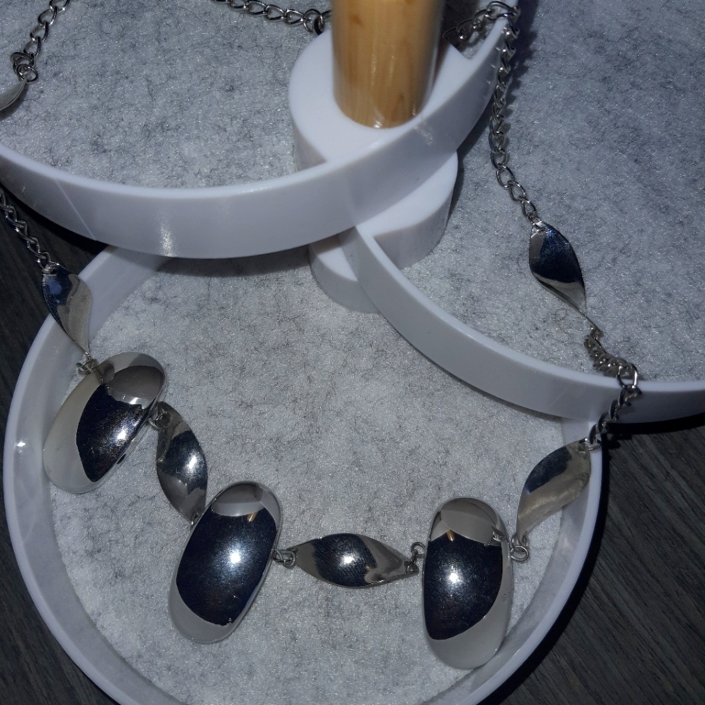 SILVERSTONE Tri-pendant Necklace